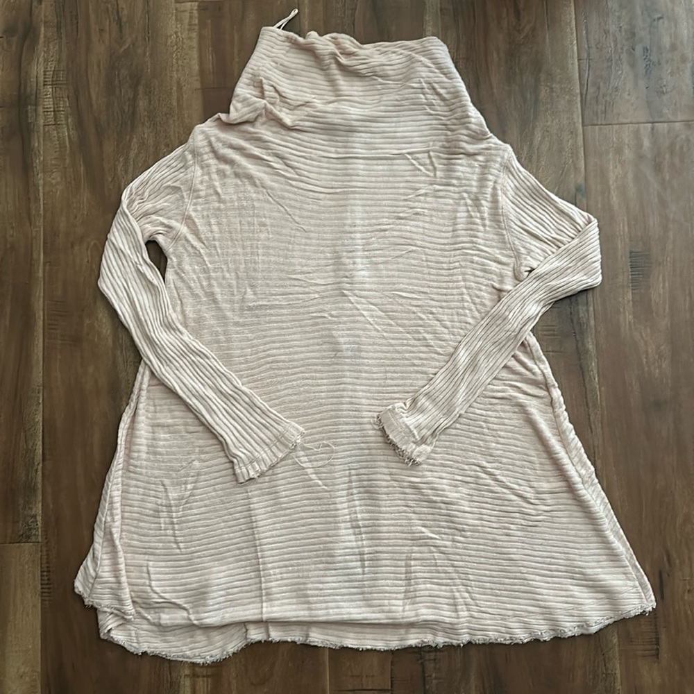 We the Free Free People light wear sweater with back details